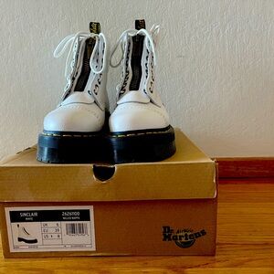 Almost new Dr Martens SINCLAIR MILLED NAPPA LEATHER PLATFORM BOOTS